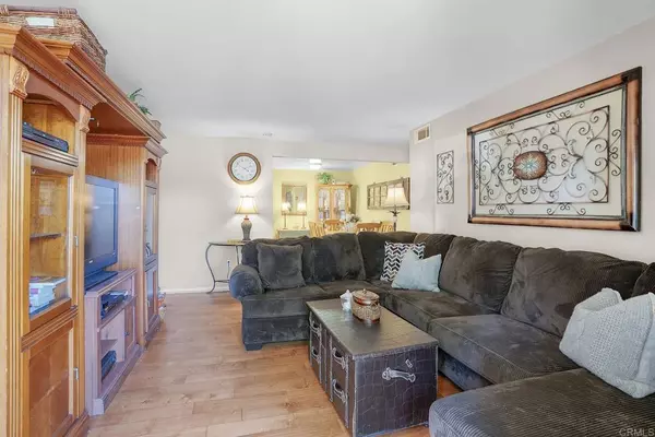 Escondido, CA 92027,2536 White Oak PL #1