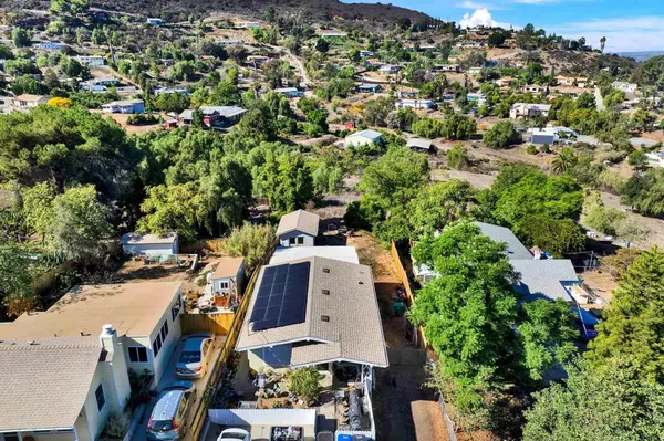 8720 Almond Rd, Lakeside, CA 92040