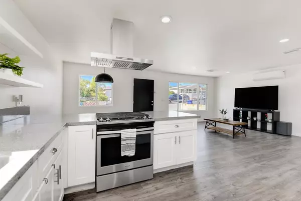 Spring Valley, CA 91977,611 San Juhn ST