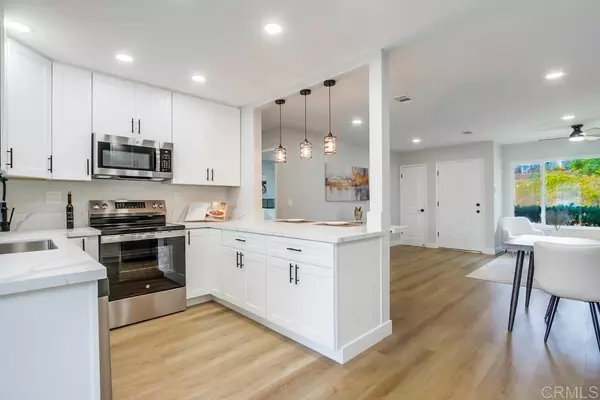 Oceanside, CA 92057,3839 Vista Campana S #6