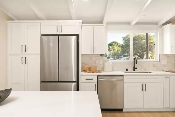 San Diego, CA 92117,4774 Chickasaw CT