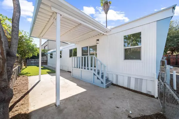 Lakeside, CA 92040,8968 Winter Gardens Blvd #4