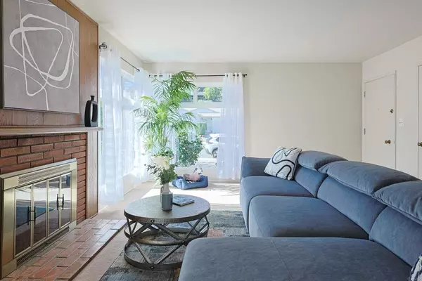 La Mesa, CA 91942,6045 Broadmoor DR