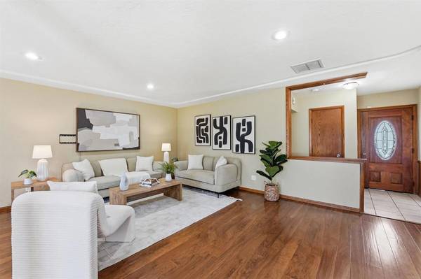 Chula Vista, CA 91910,10 Date AVE