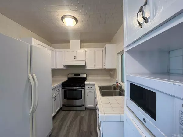 San Ysidro, CA 92173,127 ave  de la madrid