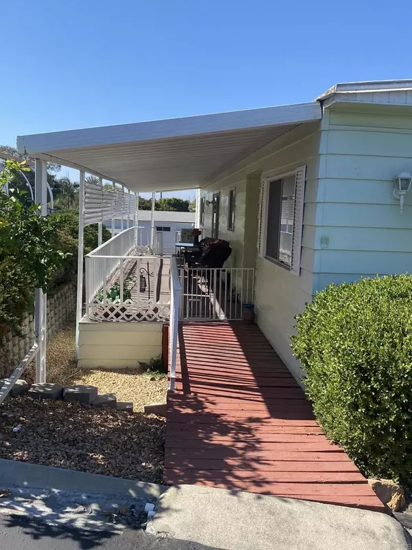 Vista, CA 92081,2130 Sunset DR #73