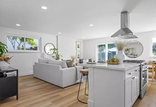 San Diego, CA 92111,7281 Arillo ST