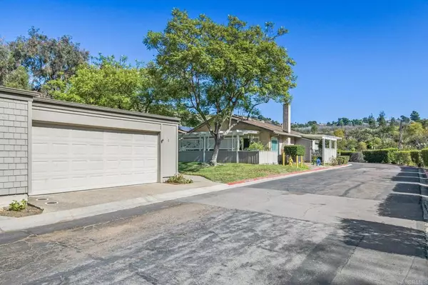 San Diego, CA 92120,5667 Adobe Falls Rd #C