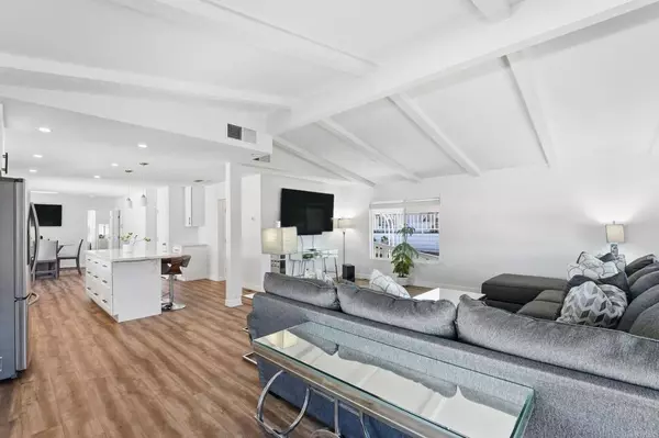 San Marcos, CA 92078,1195 La Moree #98