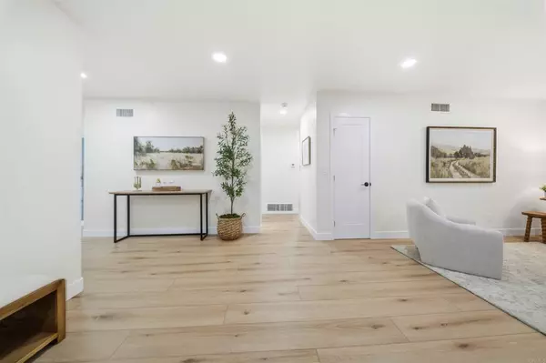 Chula Vista, CA 91911,98 E Naples ST