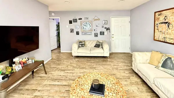 Spring Valley, CA 91977,10235 Madrid WAY #114