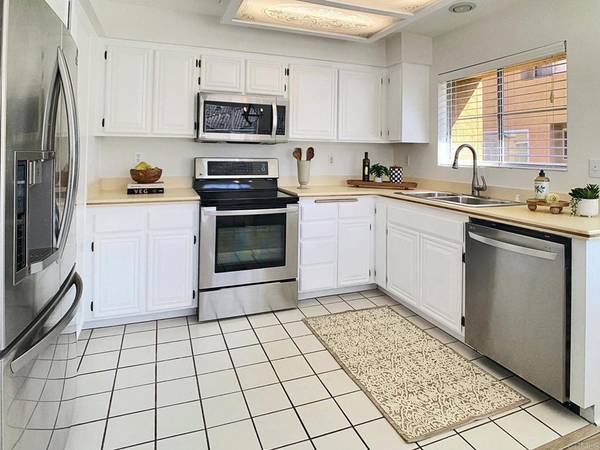 El Cajon, CA 92021,13802 Pinkard WAY #25