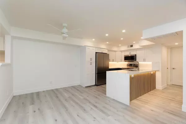 San Diego, CA 92115,5885 El Cajon Blvd #305