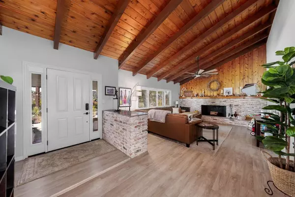 El Cajon, CA 92019,1358 Sundale RD