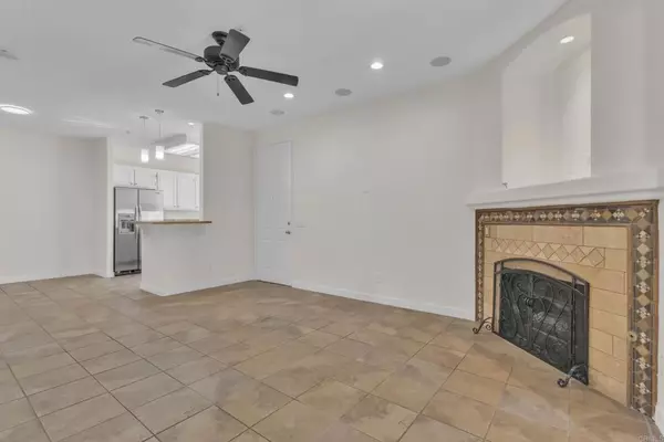 El Cajon, CA 92019,11442 Via Rancho San Diego #157