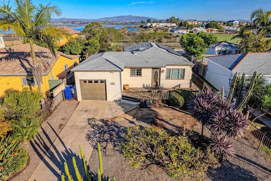 425 8th St, Imperial Beach, CA 91932