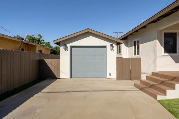 Logan Heights, CA 92113,1728 Vesta st