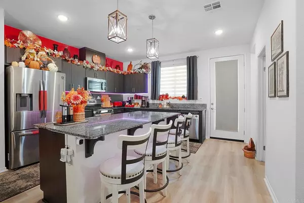 San Diego, CA 92154,5216 Beachfront Cove St #50