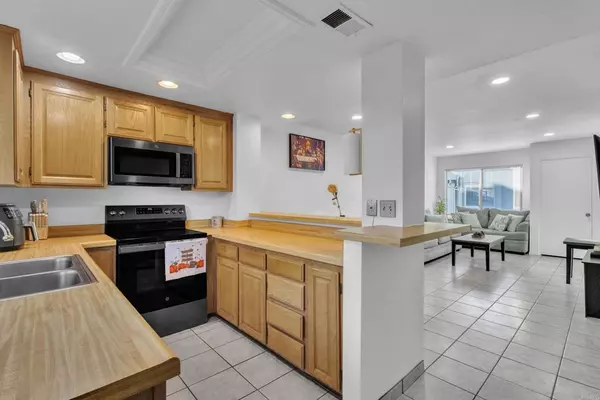 El Cajon, CA 92019,1539 Gustavo St #B