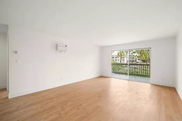 San Diego, CA 92107,4444 W Point Loma BLVD #122