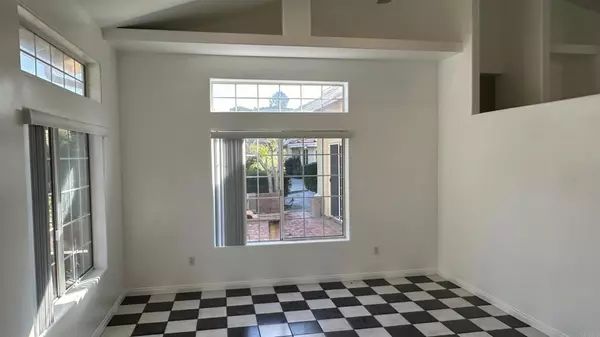 Bonita, CA 91902,6003 Bonita Meadows LN