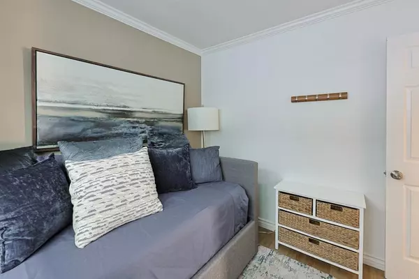 Coronado, CA 92118,207 C AVE