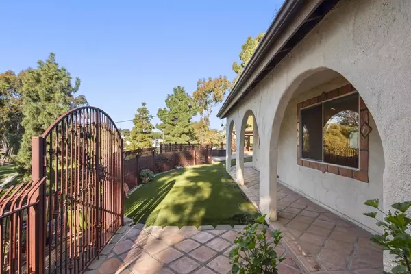 Bonita, CA 91902,3870 Avenida San Miguel