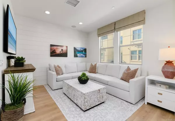 Santee, CA 92071,319 Lagoon WAY