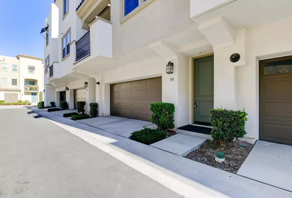 Santee, CA 92071,319 Lagoon WAY