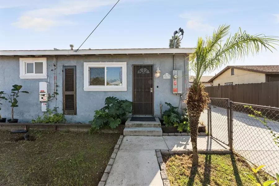 9017 Valencia St, Spring Valley, CA 91977