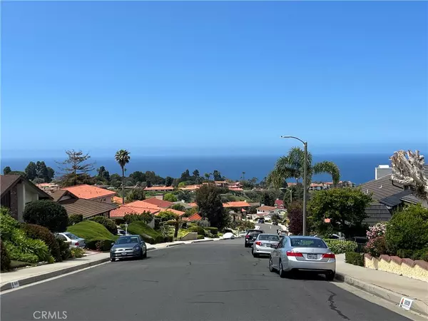 Rancho Palos Verdes, CA 90275,6936 Kings Harbor DR