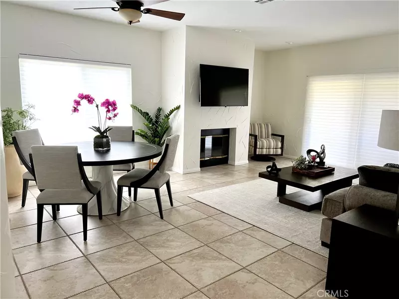 678 Vista Lago CIR N, Palm Desert, CA 92211