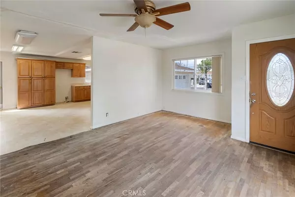 Wilmington, CA 90744,1566 Bay View AVE