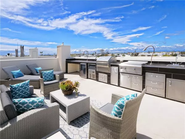 64 Ebb Tide CIR, Newport Beach, CA 92663