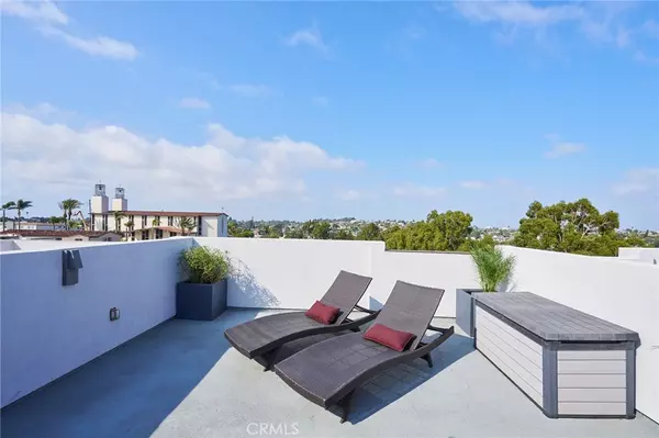 Redondo Beach, CA 90277,1920 South Pacific Coast Highway #106