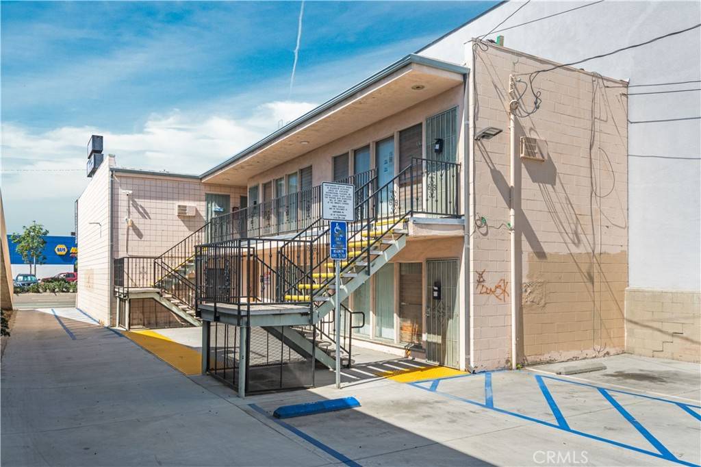 Hawthorne, CA 90250,13420 Hawthorne BLVD