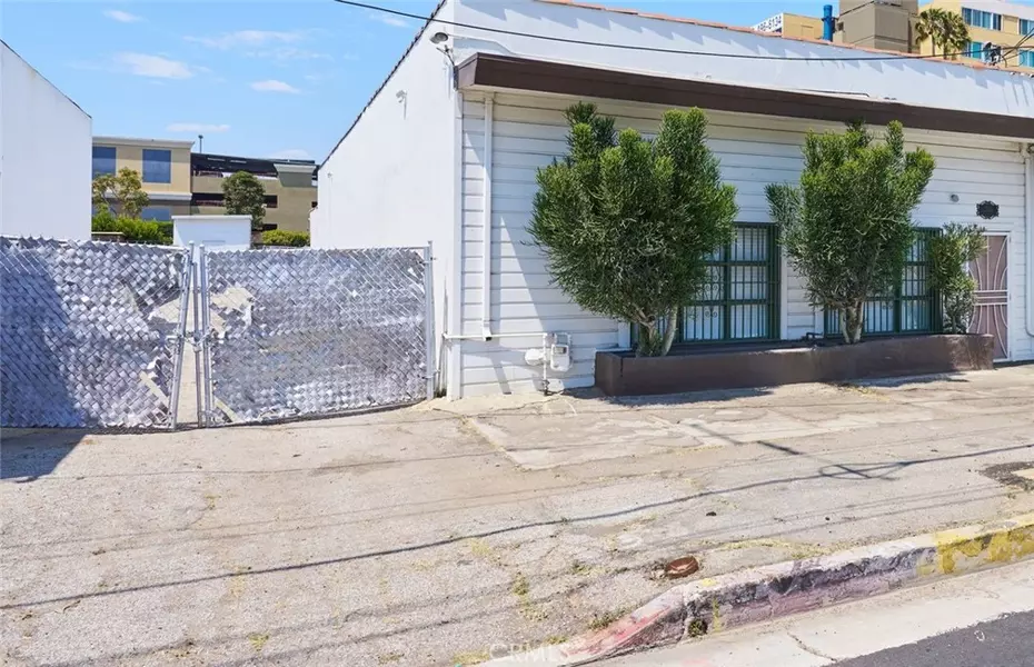 1025 W Arbor Vitae ST, Inglewood, CA 90301