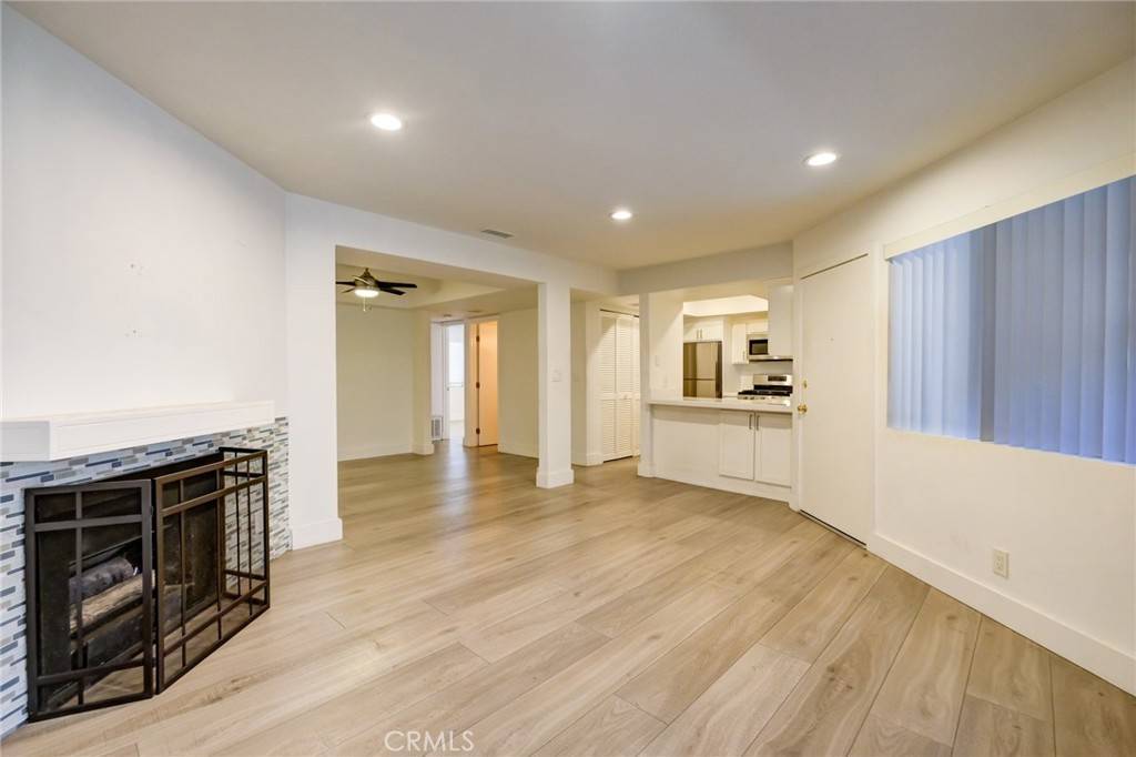 Long Beach, CA 90802,1244 E 3rd ST E #104