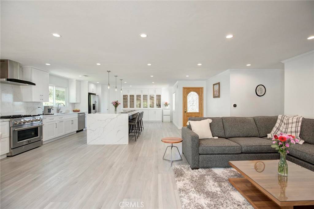 Rancho Palos Verdes, CA 90275,6633 Abbottswood DR