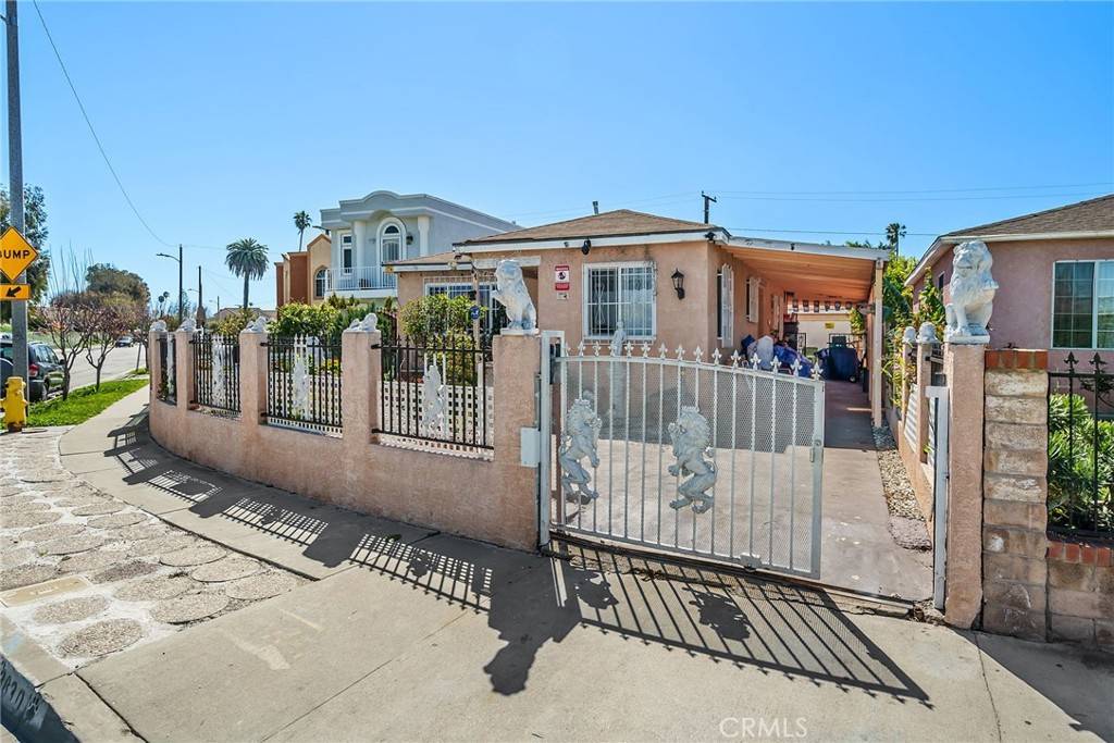 Hawthorne, CA 90250,3830 W 118th ST