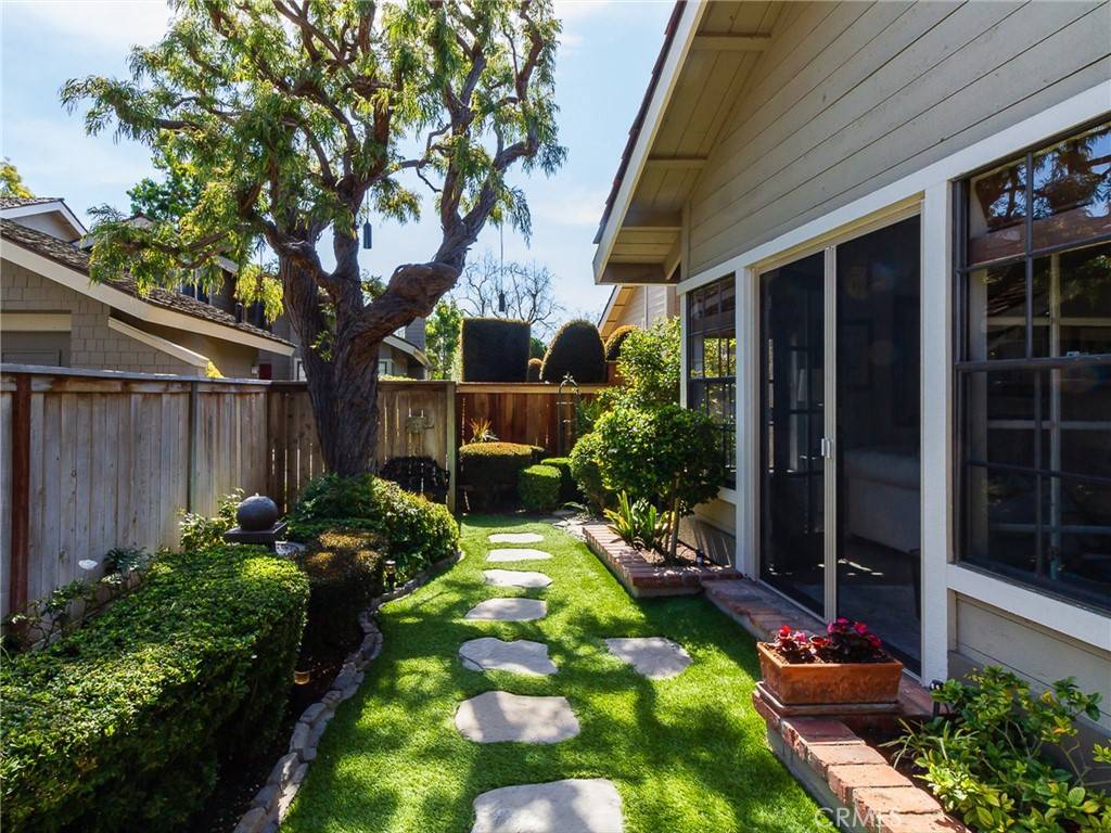 Irvine, CA 92604,28 Pinewood