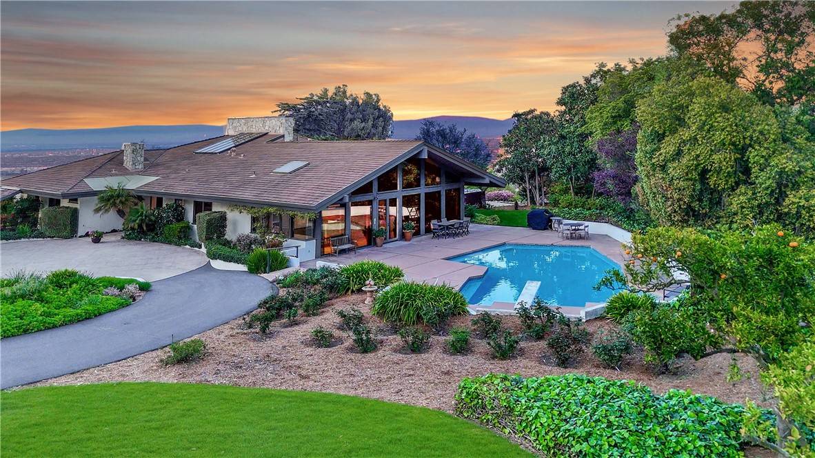 57 Saddleback RD, Rolling Hills, CA 90274