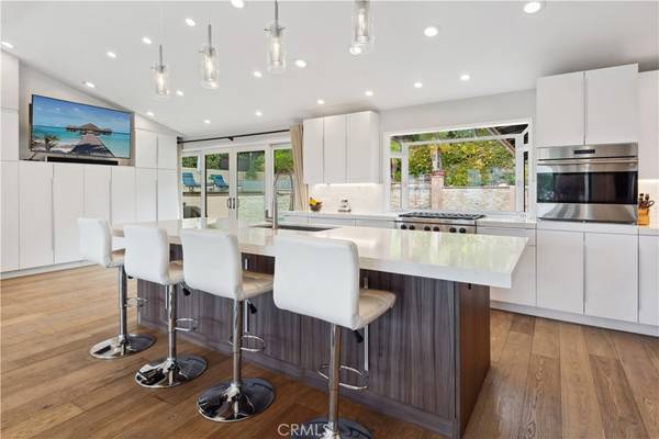 Palos Verdes Estates, CA 90274,1229 Via Coronel