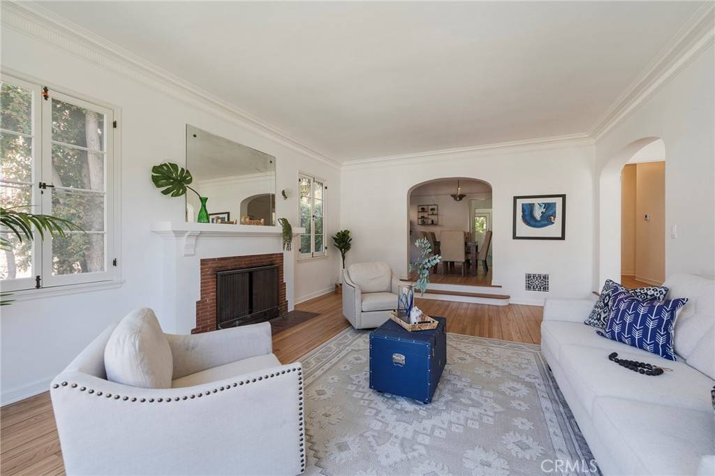 Los Angeles, CA 90027,1964 Palmerston PL