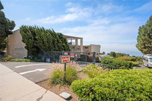 San Pedro, CA 90732,2235 W 25th ST #207