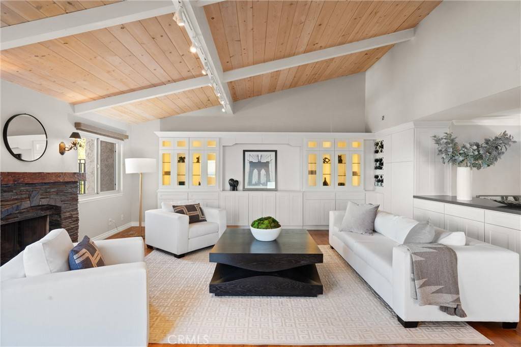 Rolling Hills Estates, CA 90274,19 Coraltree LN