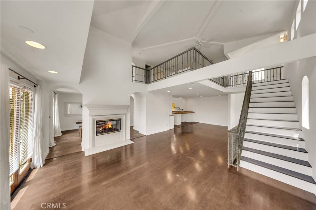 611 9th ST #1, Hermosa Beach, CA 90254