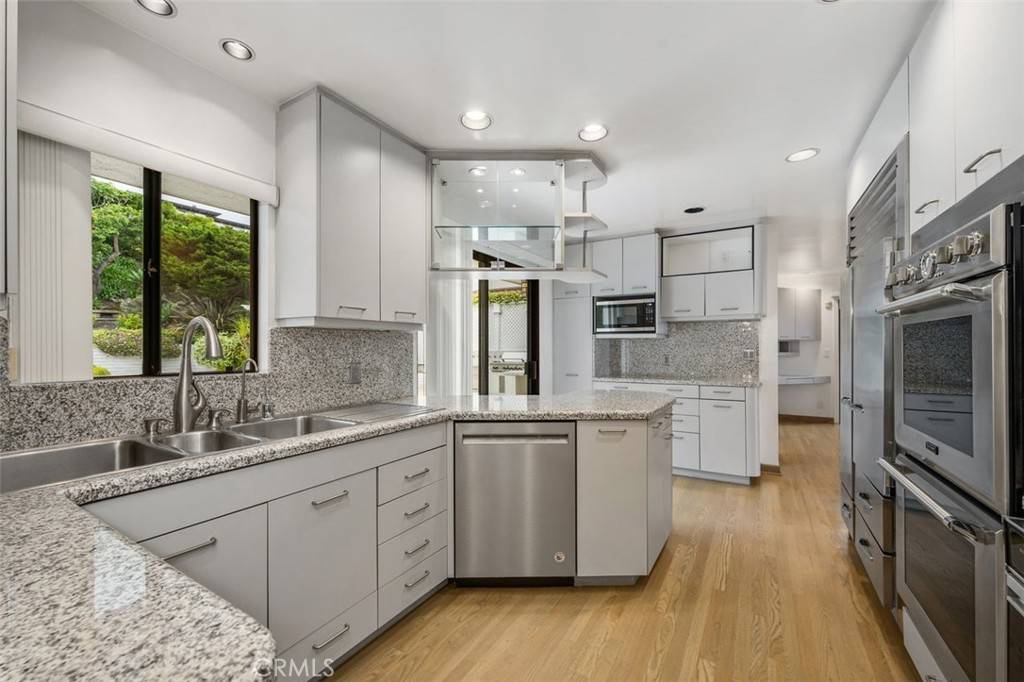 Palos Verdes Estates, CA 90274,953 Via Del Monte