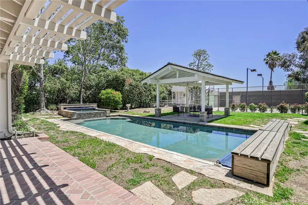Rolling Hills Estates, CA 90274,42 Empty Saddle RD