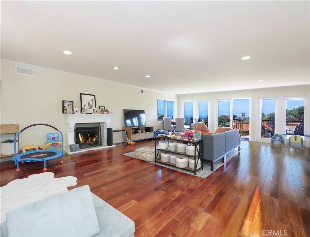 Palos Verdes Estates, CA 90274,345 Palos Verdes DR W